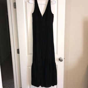 Lulu’s black maxi dress